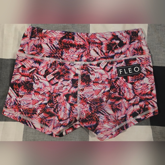 Fleo Geometric Floral Print - Picture 4 of 5